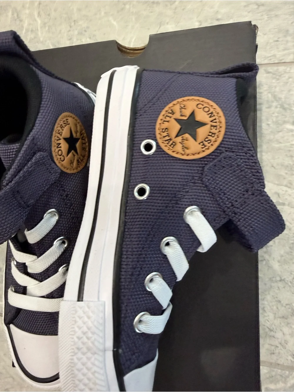 New boys Sz 12 Converse High Top Shoes No tie